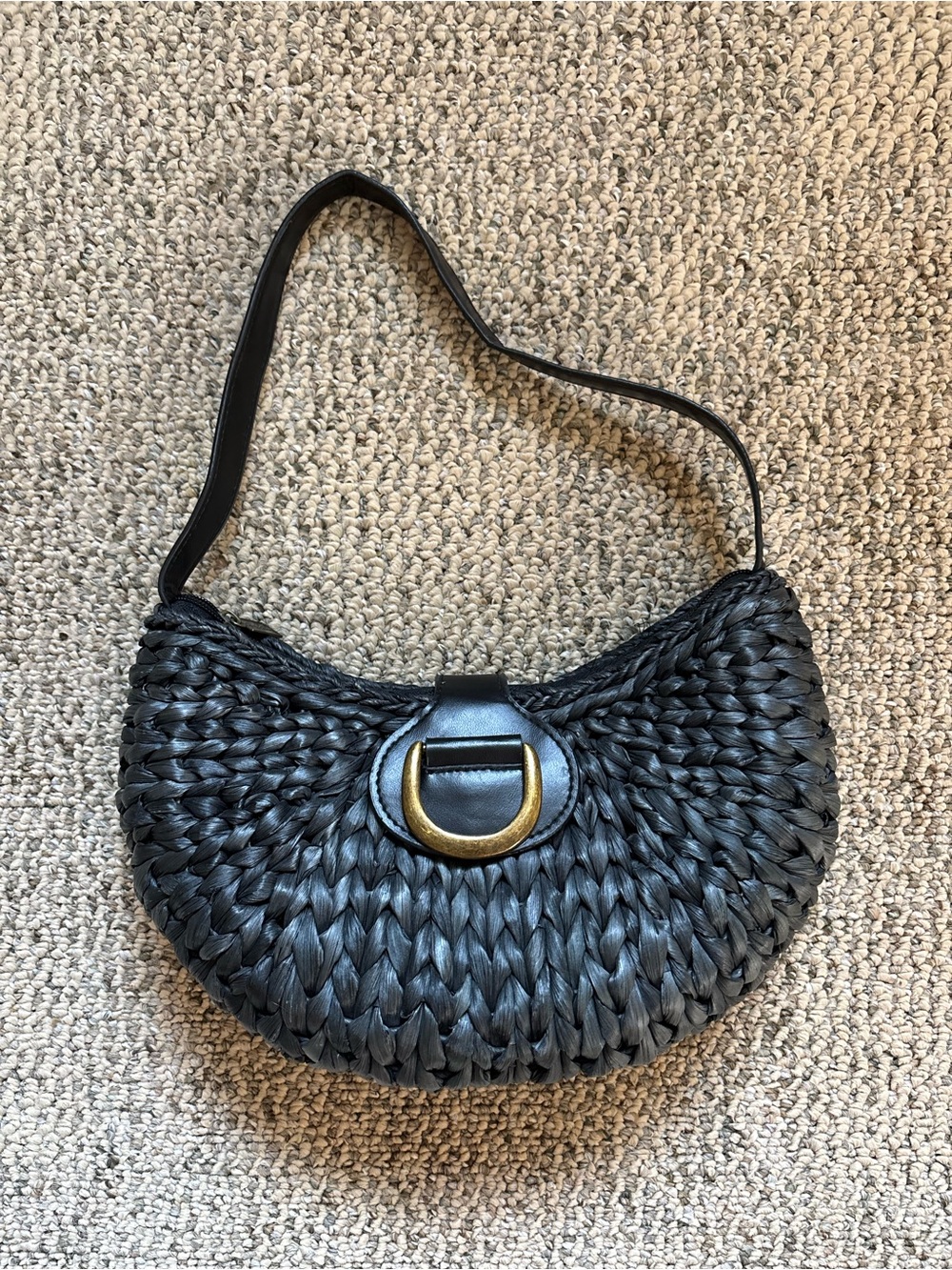 Sun n’ sand black wicker shoulder bag
